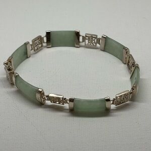 Sterling silver and jade bracelet. Size 7.5